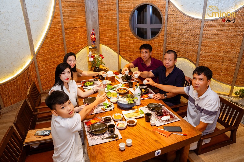 "Quán Nhậu Cây Bàng" - Không Gian Thoáng Đãng Cho Những Buổi Tụ Tập Bạn Bè