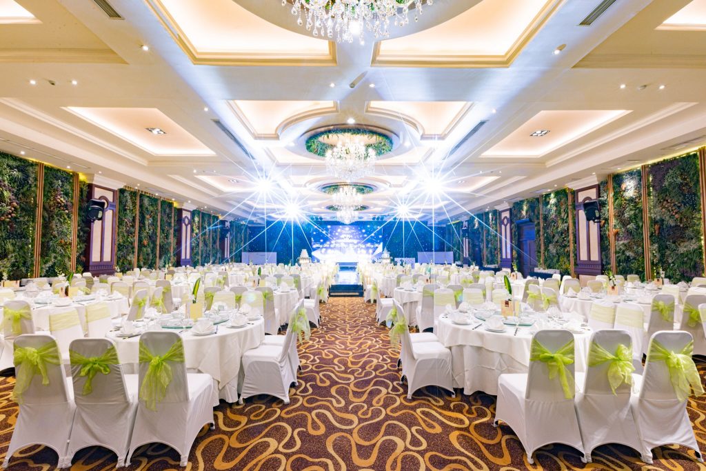 Grand Ballroom Majestic" - Sảnh Tiệc Lộng Lẫy, Kiến Trúc Tráng Lệ