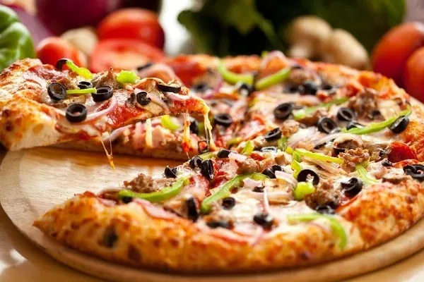"Pizza Ý Đại Lợi - Giao Nhanh Như Gió" - Bữa Tiệc Pizza Tại Gia Hoàn Hảo