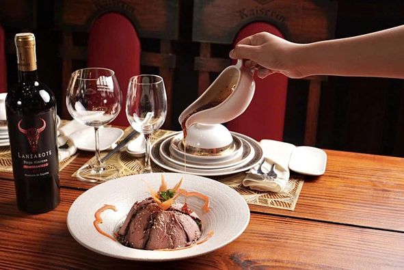 "Steakhouse Ngọn Lửa" - Trải Nghiệm Steak Âu Mỹ Đỉnh Cao