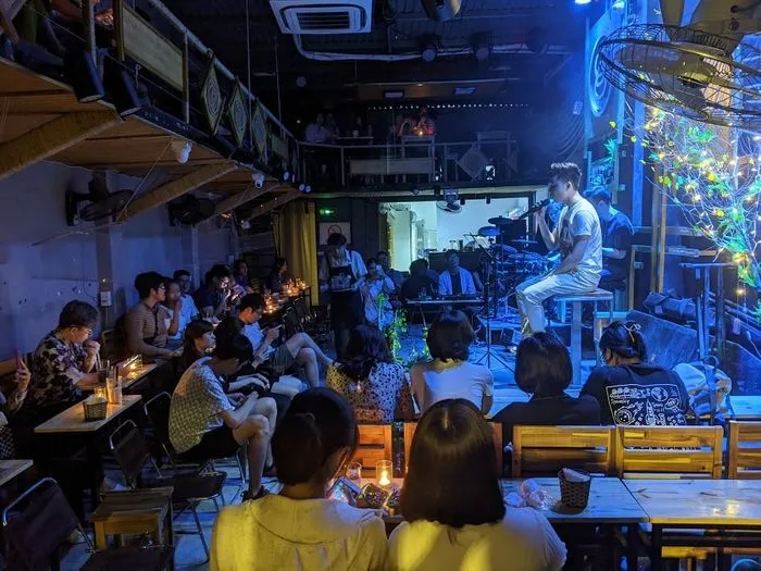 Câu Lạc Bộ Jazz & Nhà Hàng Với Âm Nhạc Du Dương